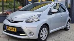 Grijs Gebruikt 2013 Toyota Aygo Hatchback | € 4.950 (Eerlijke prijs)