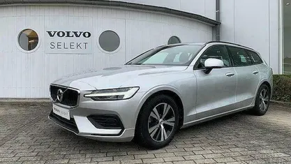 Zilver Gebruikt 2020 Volvo V60 Momentum Stationwagen | € 28.900 (Super prijs)