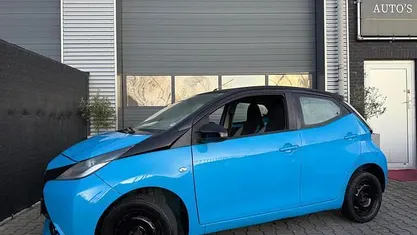Blauw Gebruikt 2015 Toyota Aygo Hatchback | € 6.450 (Super prijs)