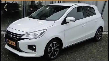 Wit Gebruikt 2023 Mitsubishi Space Star Instyle Sedan | € 18.945 (Eerlijke prijs)