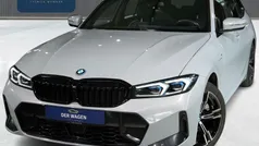Grijs Gebruikt 2023 BMW 330e M Sport Stationwagen | € 43.900 (Super prijs)