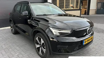 Zwart Gebruikt 2022 Volvo XC40 Core SUV | € 31.895 (Goede deal)