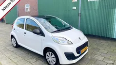 Wit Gebruikt 2013 Peugeot 107 Hatchback | € 3.999 (Eerlijke prijs)