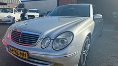 Grijs, metallic lak Gebruikt 2004 Mercedes E200 Avantgarde Sedan | € 5.450 (Eerlijke prijs)