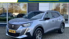 Grijs Gebruikt 2023 Peugeot e-2008 Style SUV | € 22.685 (Eerlijke prijs)