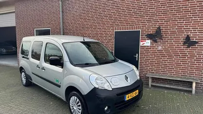 Zilver (metallic) Gebruikt 2012 Renault Kangoo Van | € 4.999 (Eerlijke prijs)