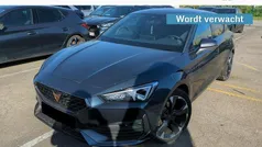 Grijs Gebruikt 2024 Cupra Leon Hatchback | € 30.750 (Eerlijke prijs)