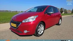 Rood Gebruikt 2015 Peugeot 208 Style Hatchback | € 6.899 (Eerlijke prijs)