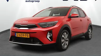 Rood Gebruikt 2024 Kia Stonic SUV | € 23.950 (Eerlijke prijs)