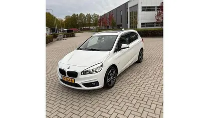 Gebruikt 2016 BMW 216 Executive Stationwagen | € 12.950 (Eerlijke prijs)