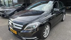 Zwart Gebruikt 2012 Mercedes B200 MPV | € 10.895 (Eerlijke prijs)