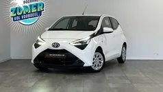 Wit Gebruikt 2022 Toyota Aygo X-play Hatchback | € 12.095 (Super prijs)