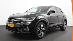 Zwart Gebruikt 2023 VW T-Roc R-line SUV | € 32.890 (Eerlijke prijs)