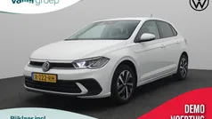 Wit Gebruikt 2024 VW Polo Life Hatchback | € 22.950 (Eerlijke prijs)