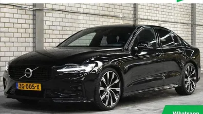 Zwart (metallic) Occasion 2019 Volvo S60 Sedan | € 28.500 (Eerlijke prijs)