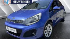 Blauw, metallic lak Gebruikt 2012 Kia Rio Plus Hatchback | € 5.490 (Eerlijke prijs)