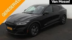 Zwart Gebruikt 2022 Ford Mustang Mach-E SUV | € 31.945 (Goede deal)