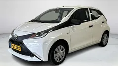 Wit Gebruikt 2017 Toyota Aygo Hatchback | € 8.445 (Eerlijke prijs)