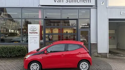 Occasion Toyota Aygo X-play 73 PK (53 kW) 2019 Rood Hatchback
