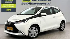 Wit Gebruikt 2015 Toyota Aygo X-play Hatchback | € 6.450 (Eerlijke prijs)