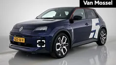 Twotone bleu nocturne / noir Nieuw 2024 Renault R5 Komfort Hatchback | € 33.440 (Eerlijke prijs)