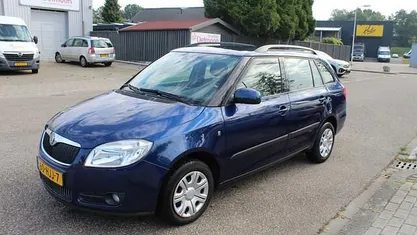 Gebruikt 2009 Skoda Fabia Ambiente Hatchback | € 4.995 (Eerlijke prijs)