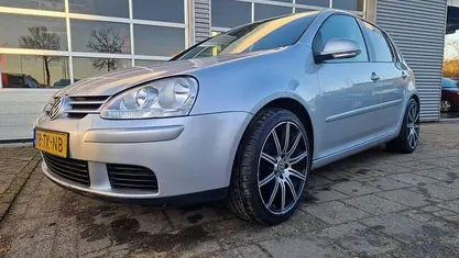 Grijs Gebruikt 2006 VW Golf V Hatchback | € 2.249 (Eerlijke prijs)
