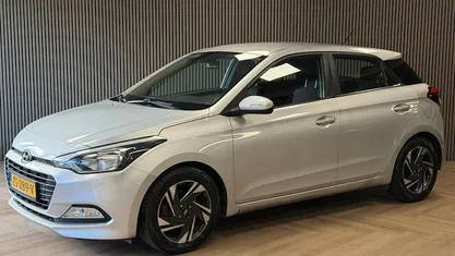 Grijs Gebruikt 2019 Hyundai i20 Hatchback | € 7.995 (Super prijs)