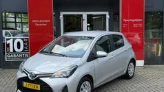 Grijs Gebruikt 2016 Toyota Yaris Hybrid Hatchback | € 13.900 (Eerlijke prijs)