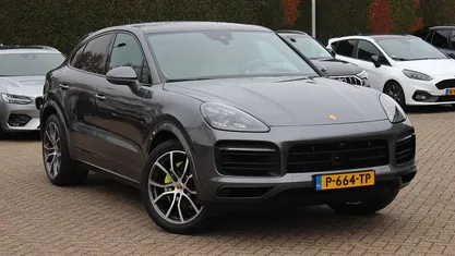 Grijs Gebruikt 2022 Porsche Cayenne SUV | € 71.950 (Eerlijke prijs)