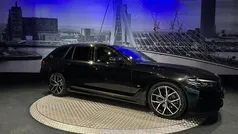Zwart Gebruikt 2021 BMW 520 Executive Stationwagen | € 36.895 (Eerlijke prijs)