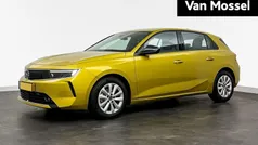 Geel Gebruikt 2023 Opel Astra Edition Hatchback | € 20.940 (Eerlijke prijs)