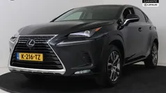 Zwart Gebruikt 2018 Lexus NX300h Luxury Line SUV | € 32.950 (Eerlijke prijs)