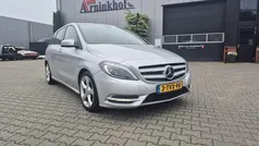 Grijs Gebruikt 2014 Mercedes B180 Ambition MPV | € 10.950 (Eerlijke prijs)