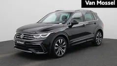 Zwart Gebruikt 2021 VW Tiguan R-line SUV | € 35.900 (Eerlijke prijs)