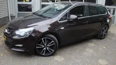 Bruin Gebruikt 2015 Opel Astra Edition Stationwagen | € 9.150 (Goede deal)