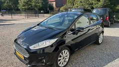 Zwart Gebruikt 2015 Ford Fiesta Titanium Hatchback | € 7.995 (Eerlijke prijs)