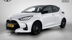 Wit Gebruikt 2023 Toyota Yaris Hybrid Executive Hatchback | € 26.945 (Eerlijke prijs)