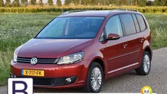 Rood Gebruikt 2015 VW Touran Comfortline MPV | € 14.995 (Eerlijke prijs)
