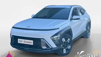 Atlas white (saw) Gebruikt 2025 Hyundai Kona Comfort SUV | € 29.950 (Eerlijke prijs)