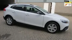 Wit Gebruikt 2017 Volvo V40 CC Stationwagen | € 13.950 (Eerlijke prijs)
