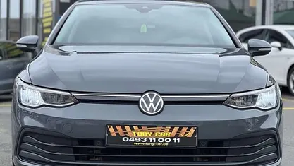 Grijs Gebruikt 2021 VW Golf Life Sedan | € 18.490 (Goede deal)
