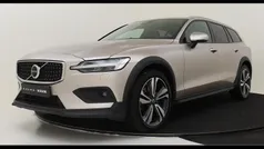 Grijs Gebruikt 2024 Volvo V60 CC Ultimate Stationwagen | € 56.390 (Eerlijke prijs)