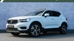 Wit, metallic lak Gebruikt 2020 Volvo XC40 Inscription SUV | € 32.399 (Eerlijke prijs)