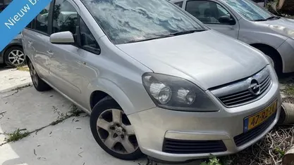 Gebruikt 2005 Opel Zafira Executive MPV | € 1.477 (Eerlijke prijs)
