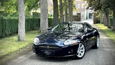 Blauw, metallic lak Gebruikt 2007 Jaguar XK Coupé | € 24.950 (Eerlijke prijs)
