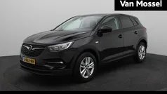 Zwart Gebruikt 2020 Opel Grandland X Edition SUV | € 17.400 (Goede deal)