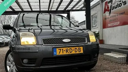Occasion Ford Fusion Trend 101 PK (74 kW) 2005 Grijs Hatchback