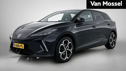 Zwart Gebruikt 2023 MG MG4 EV Luxury Hatchback | € 23.495 (Eerlijke prijs)