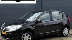Gebruikt 2009 Dacia Sandero Lauréate Hatchback | € 1.750 (Eerlijke prijs)